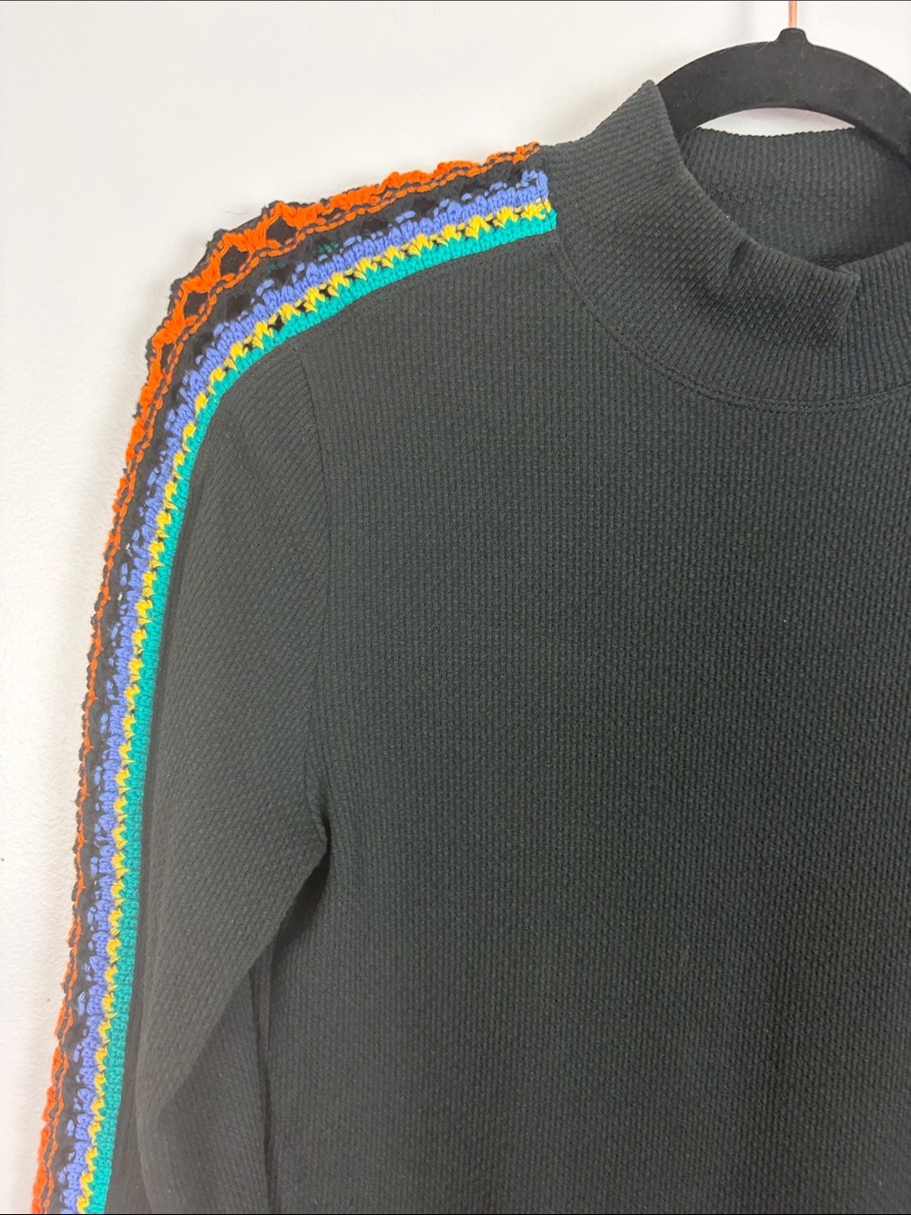 Free People Mock Neck Sweater XS Black Crochet Sleeve Leopard Cuffs Boho - Picture 5 of 12